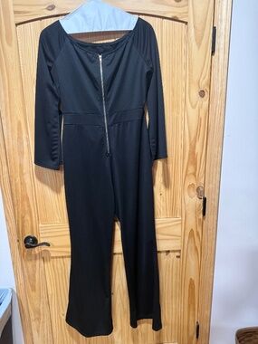 Jump suit long sleeve NWOT